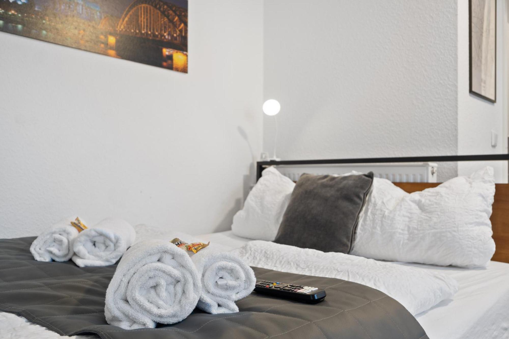 Modernes Apartement Am Rhein In Ruhiger Lage Köln Exteriör bild