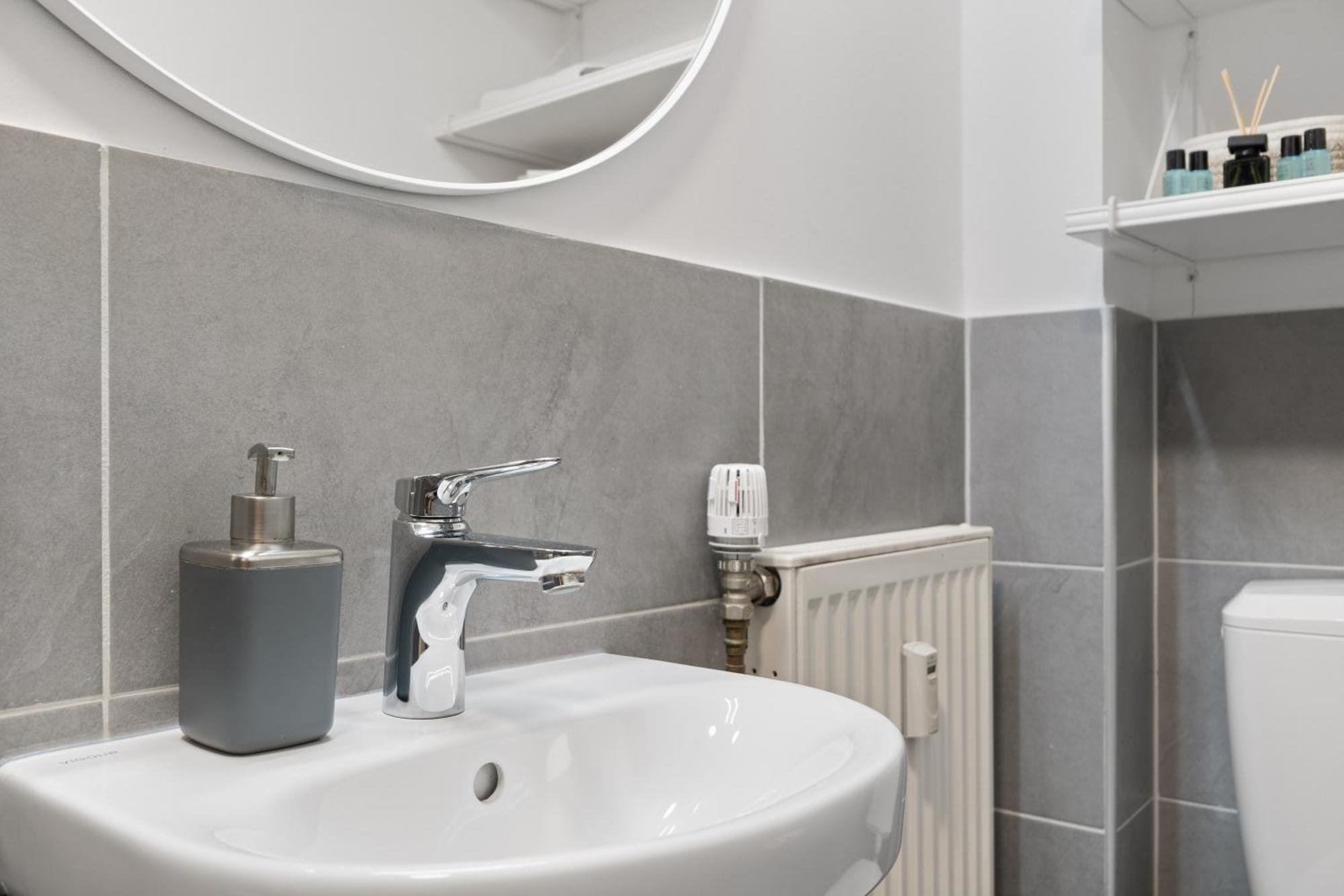 Modernes Apartement Am Rhein In Ruhiger Lage Köln Exteriör bild
